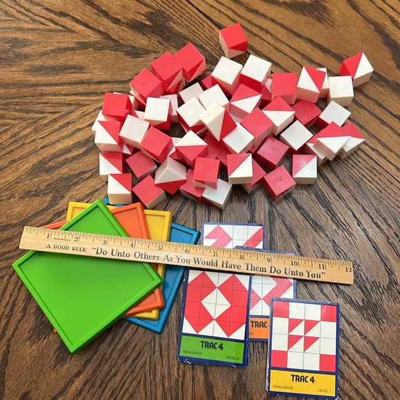 Trac 4 Game Vintage 70’s Lakeside Parts Pieces Cubes Cards & Trays - Picture 3 of 5
